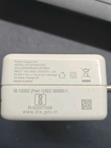 OnePlus Wrap charger adapter