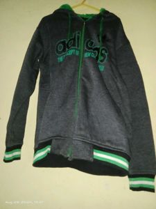 Gray & Green Zip-Up Hoodie🎉