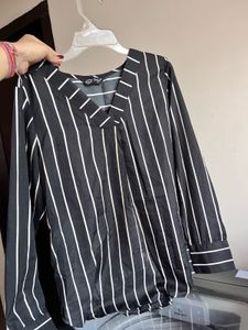 🔥Brand NEW Stylish Top Just @179🔥