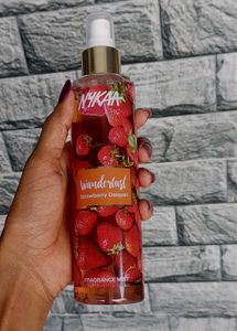Nykaa wanderlust Strawberry Body Mist 200ml