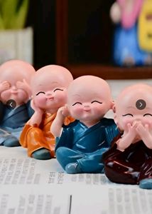 Pack Of 4 Monk Showpiece