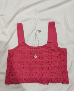pink knit crop top 💕