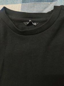 Black Ribbed Tee