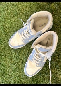 ZUDIO SNEAKERS (Good Condition)
