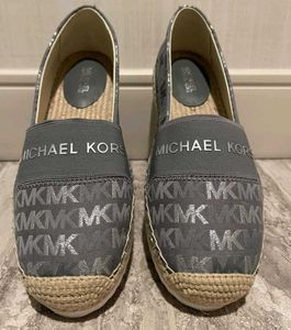 Authentic Mk Shoe