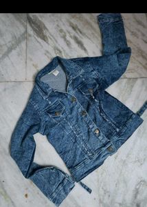 Denim Jacket - Stylish & Trendy