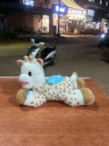 Sophie the giraffe Lullaby Light & Dreams plus