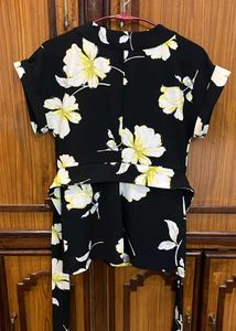 OLD MONEY IMPORTED WORTHINHTON V-Neck Top