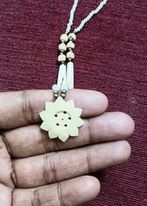 Made Of Bone Flower Necklace