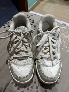 RedTape White Sneakers Unisex