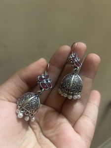 Jhumke