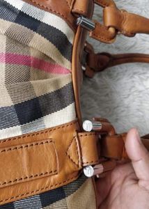 Auth Burberry House Check Pattern Shoulder Bag