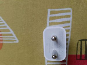 Apple 20W Power Adapter(Not Working)