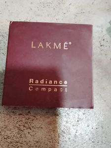 Lakme Radiance Compact