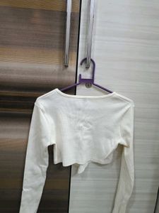 Chic White Ribbed Crop Top