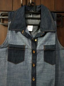 Button-down Sleeveless Top