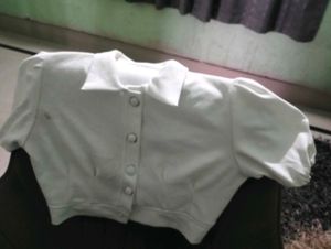 Chic White Crop Shirt