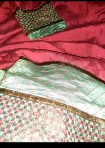 It&#39;s Glazed Cotton Kurta With Shaded Dupatta.