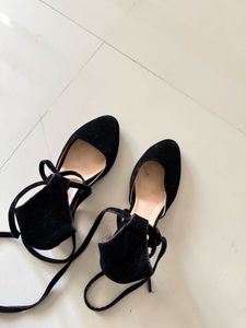 Black Tie-Up Heels