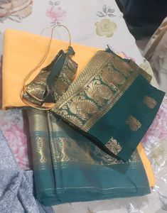 SILK LEHENGA BLOUSE DUPPATTA BELT (TOTALLY NEW)