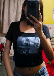 Graphic Print Crop Top