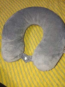Philips Series 1000 Trimmer with neck pillow