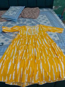 yellow frock sute