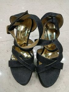 Elegant Black shine Heels