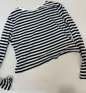 Black &amp; White Striped Fitted Crop Full Sleeves