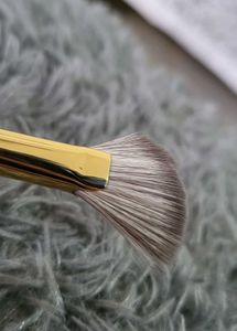 Me-On Brush Master