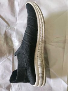 USED CASUAL SHOE FOR WOMAM