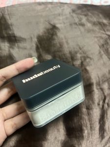 Huda Beauty Easy Bake Powder Shade Poundcake