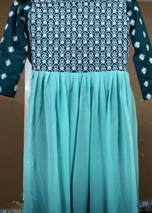 Elegant Green Embroidered Kurta Set