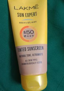 LAKME SUN EXPERT Tinted Sunscreen