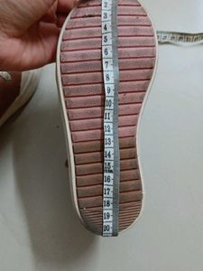 Girls Minnie Mouse Shoe.