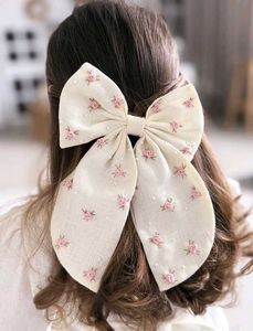 Hand Embroidered Hairbow 🎀