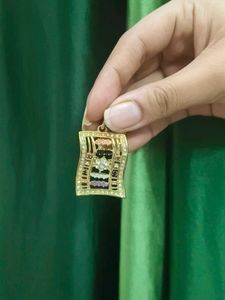 Golden Colour Earring And Pendan Colourfull Stones