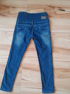 Old High-Waisted Jeans