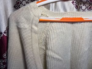 Cropped Cardigan - Cozy &amp; Stylish