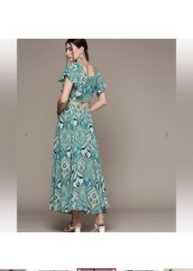 LABEL RITU KUMARFloral Print Crop Top with Skirt