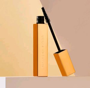 Natasha Moor Power Volumizing Mascara