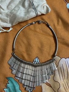 Fashionable Golden Necklace