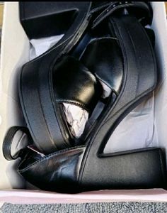 Chunky Platform BLACK HEELS ( FIX PRICE)