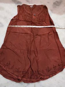 Sleevless Top