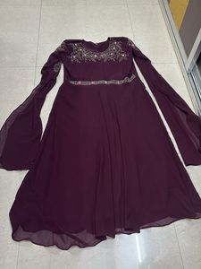 long sleeves gown with choker