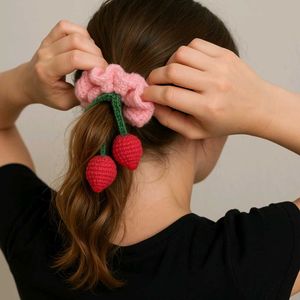 Crochet Tulip Scrunchie