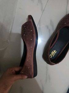 Bebo Embellished Open Toe Juttis