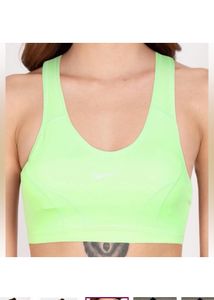NIKEWomen Sports Lightly Padded Bra (Light Green)