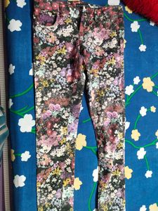 Nice Flowers Print Pent Size Porblam So I Sell