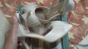 BEAUTIFUL BOW PENCIL HEELS